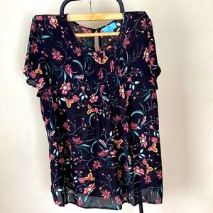Cece back exotic flower blouse with flutter sleeves